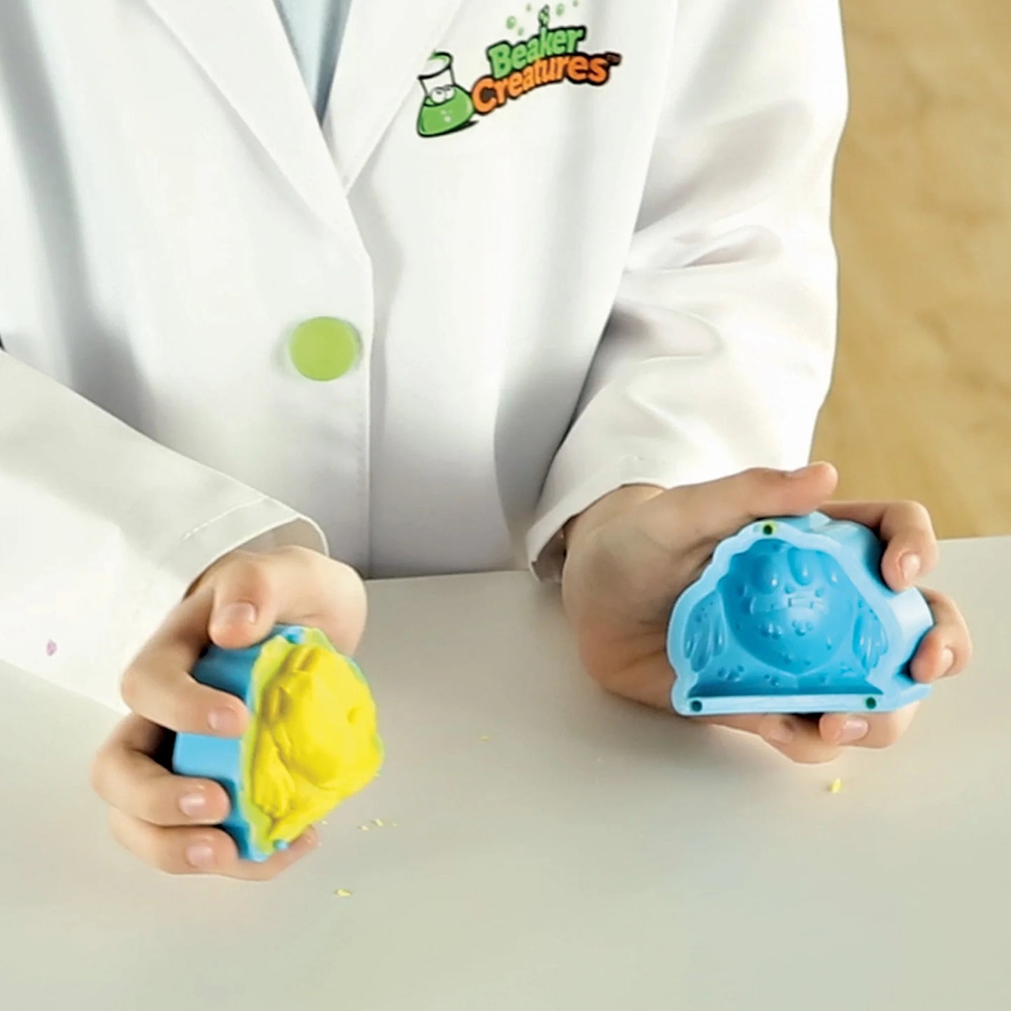 Unleash Your Child's Inner Scientist with the Beaker Creatures Alien Experiment Lab - 18-Piece Science Kit for Kids Aged 5 to 10